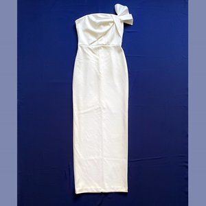 Black Halo dress size 8. Long, straight, off-white, with high slit on back